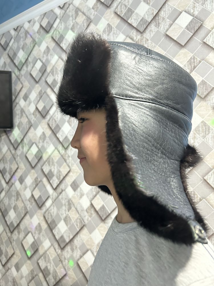 Продам , мужская шапка кожа и норка , за 25 тыс тенге