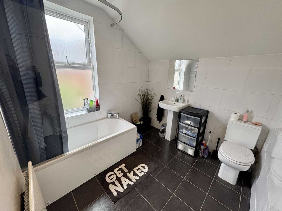 Дава се под наем Тристаен апартамент в София, Център - 90 кв.м за 459 € - Снимка #3