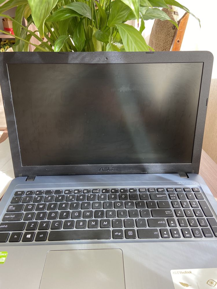 Laptop Asus Gen 7th