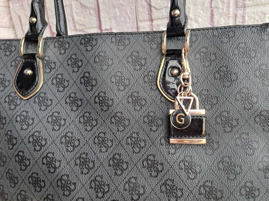 дамска чанта GUESS,сива голяма чанта,гес