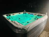 Jacuzzi exterior