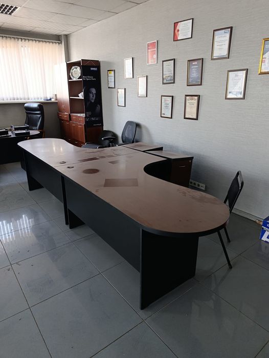 Продам стол офисный 70000тг