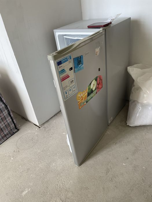 Холодильник в отличном состоянии . Пользовались недолго.