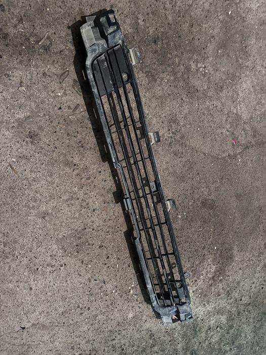 Решетка бампера Тойота Хайс Hiace