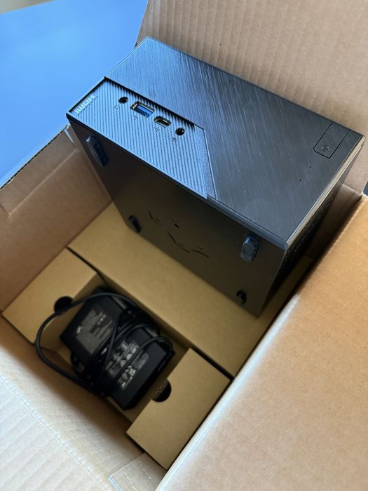 Super Mini Pc , AMD Ryzen 8500, 32 GB Ram Kingston, 1 TB Lexar, AsRock