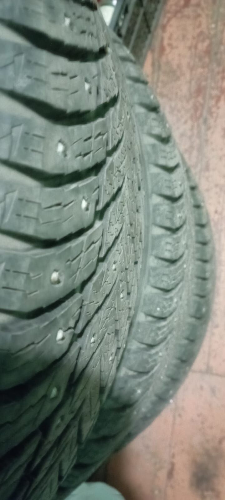 Продам шины зимние