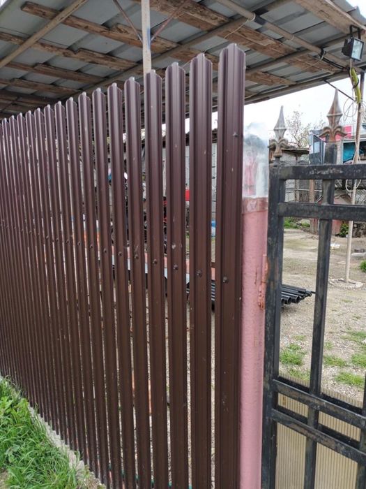 Șipcă Metalică Gard Fațadă Roșie și Maro Ciocolatiu