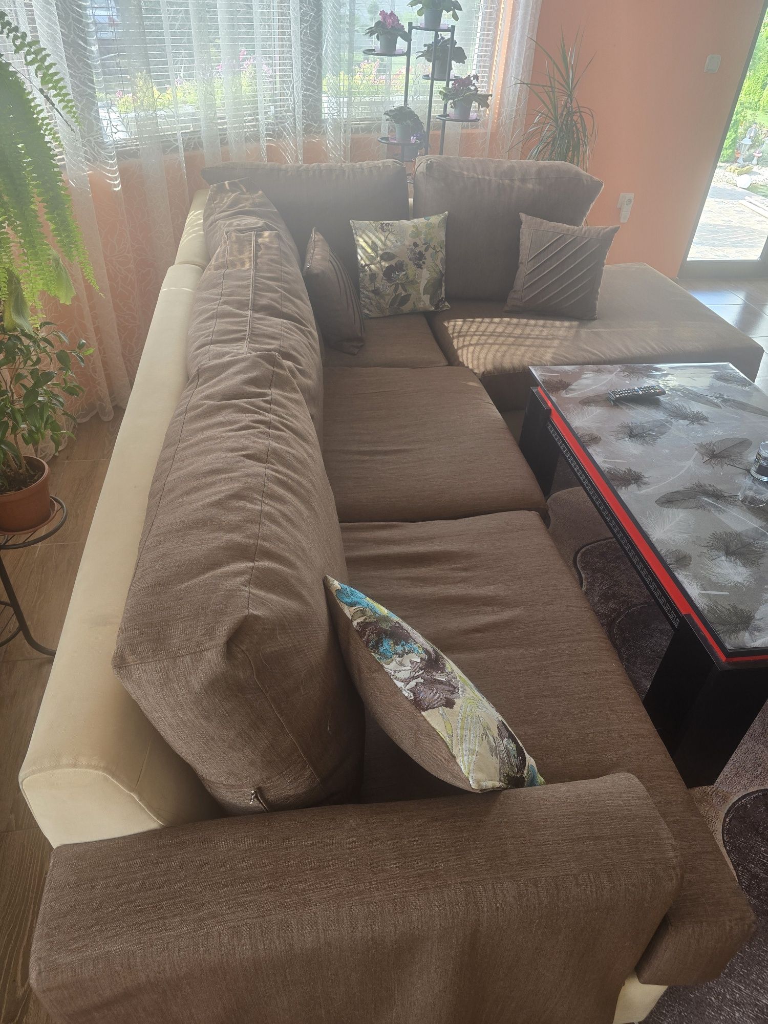 Продава се холов ъглов диван като нов