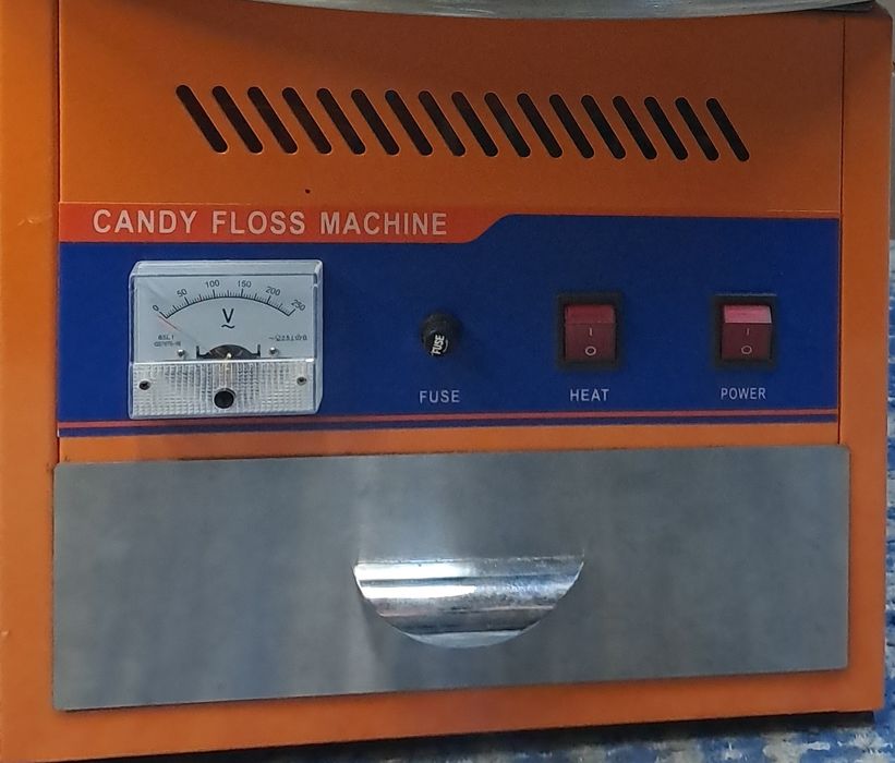 Masina de facut vata pe bat