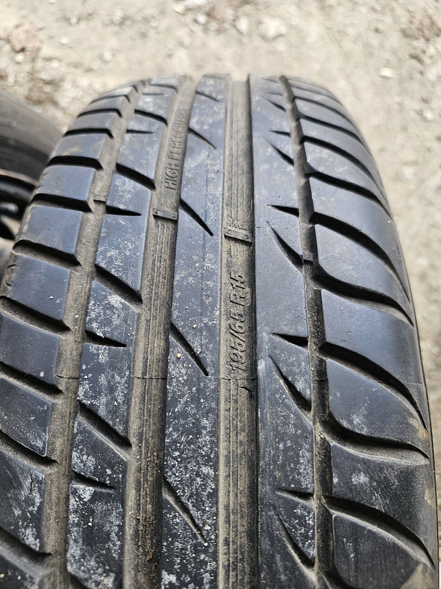 4бр Летни гуми 195 65 15 с джанти за VW 5 112x 15 пелфектни