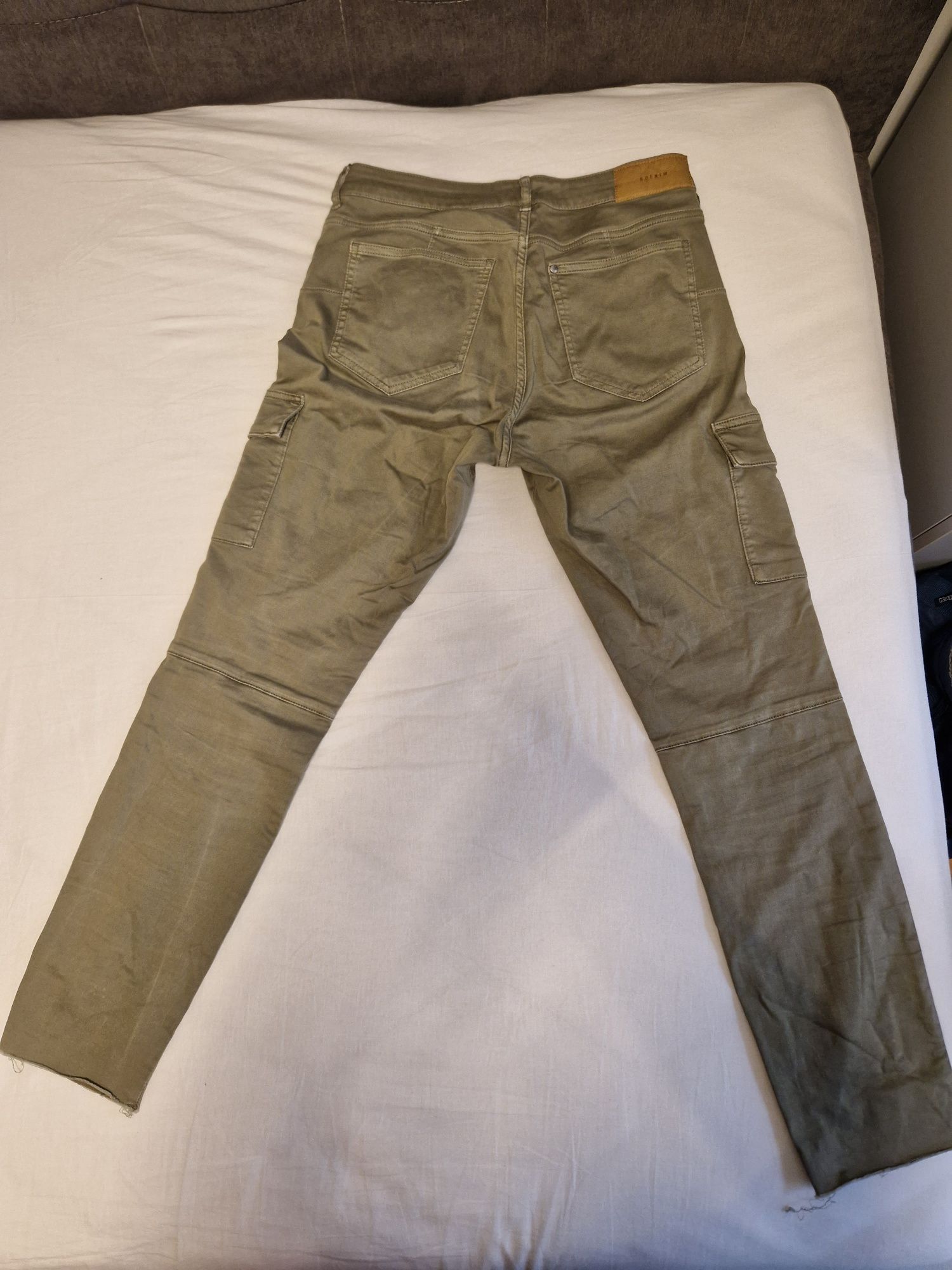 Pantaloni verde-khaki, H&M