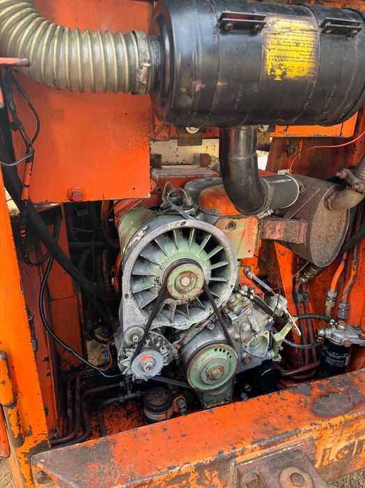 Vând miniîncarcator “bobcat”!