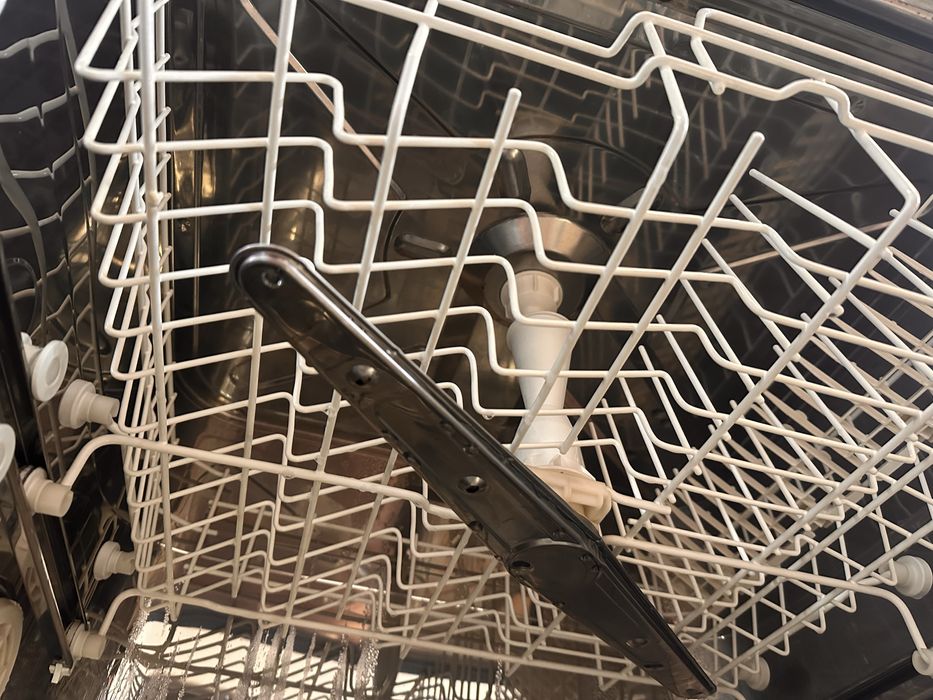 Съдомиялна Индезит 3000W