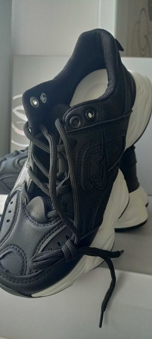 Кроссовки размер 36 НОВЫЕ