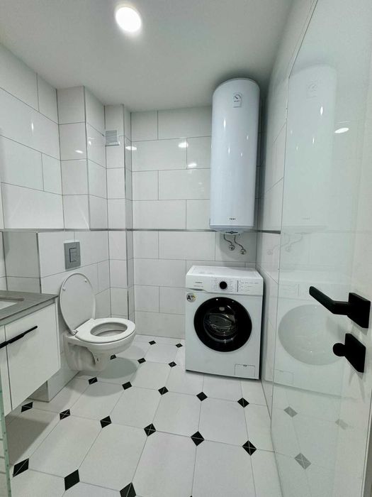 Дава се под наем Тристаен апартамент в Пловдив, Христо Смирненски - 106 кв.м за 930 € - Снимка #14