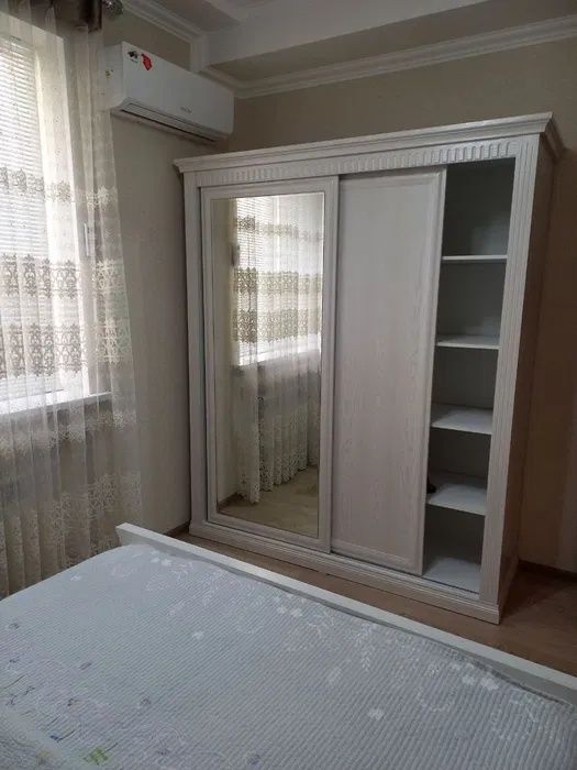 Часы 1500 теңге. 1-но комнатная. Абая-Ташкентская