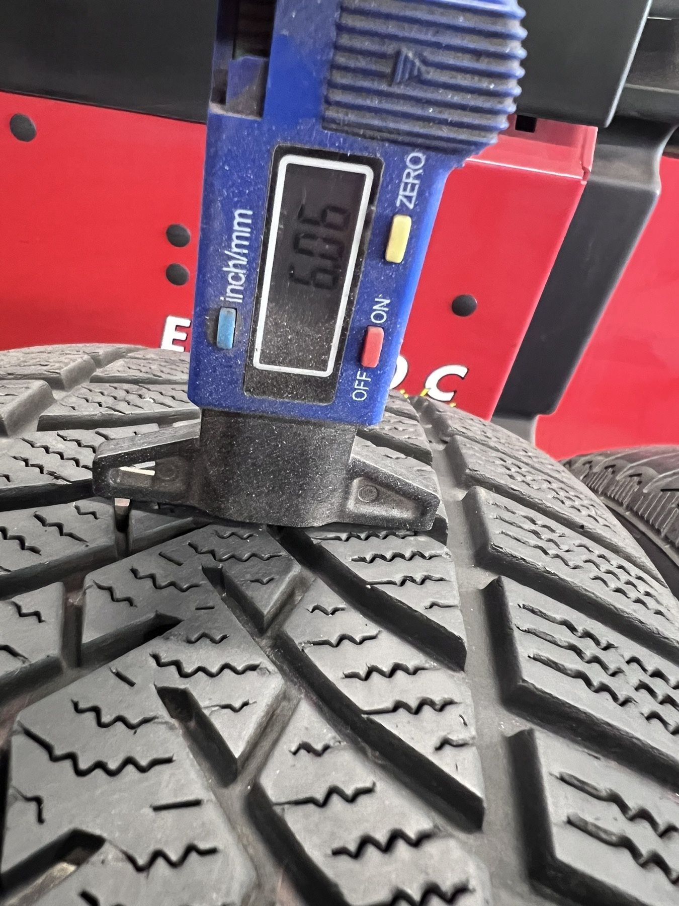 Зимни гуми 215/55 R16 Semperit