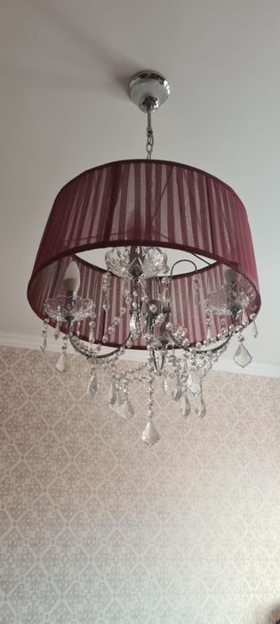 Люстра для комнаты в хорошем состоянии