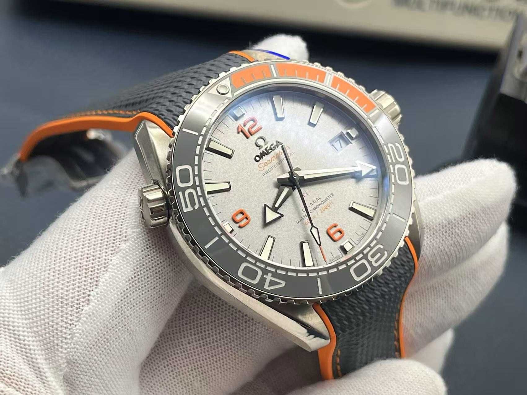 omega seamaster Сив