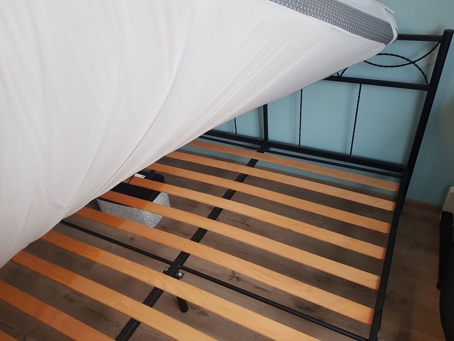Pat fier forjat + saltea impecabila 160x200
