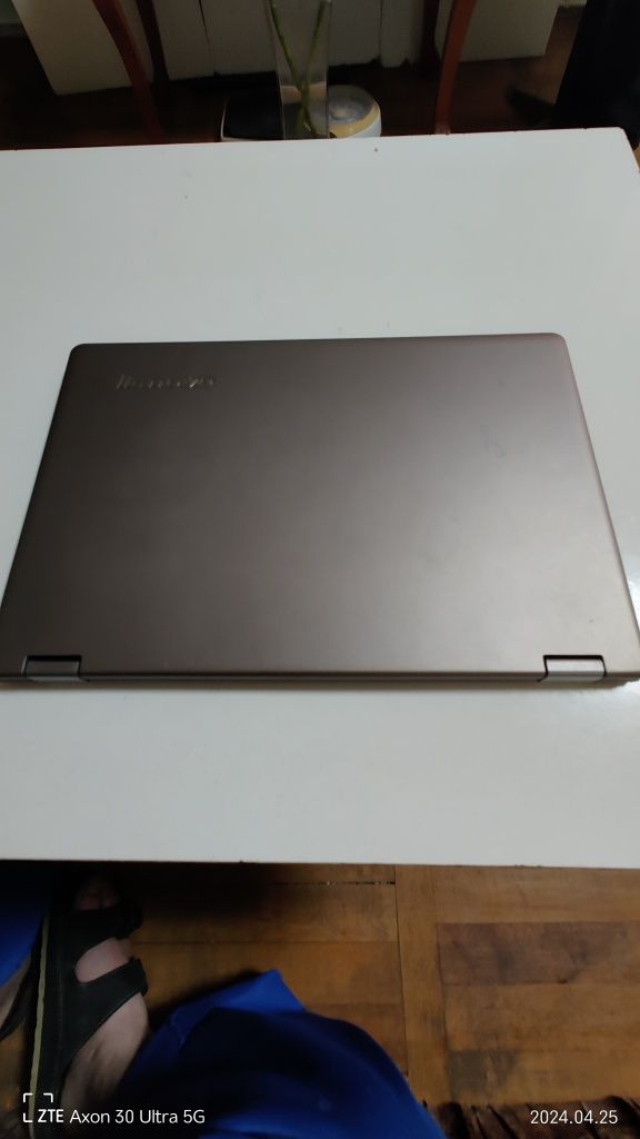 Vând laptop Lenovo yoga