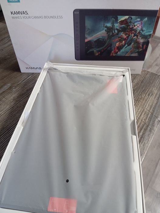 Tableta grafica HUION KAMVAS 13  cu ecran laminat complet 8192