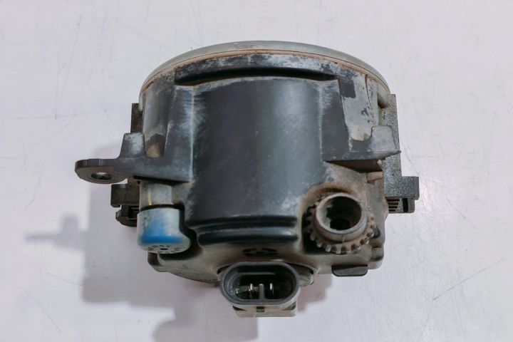 Proiector ceata dreapta cu defect 8200074008 Dacia Logan prima genera