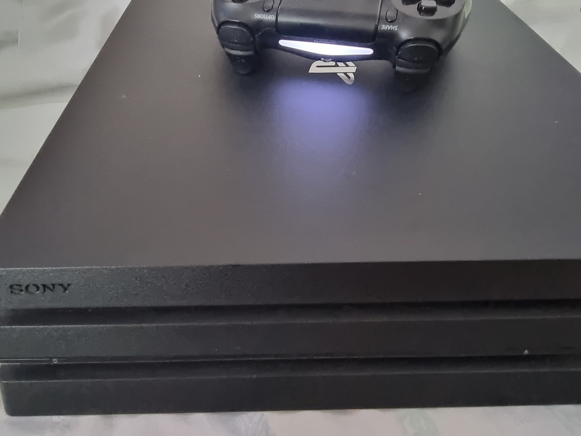 Ps4 Pro cu versiune modabila