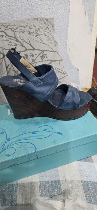 Продам экокожа босоножки