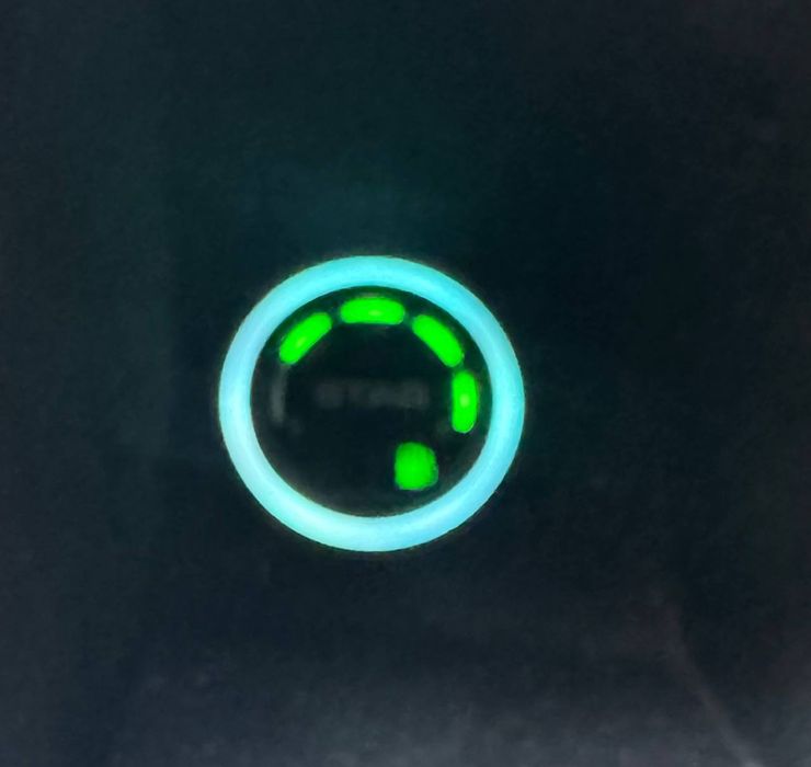 Продам Каптива 4  мотор 3 литр идеал Цвет белый.