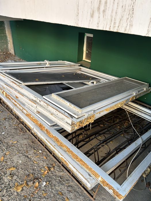 Срочно продажа пласт. окон заберите за 10000 тг. за все