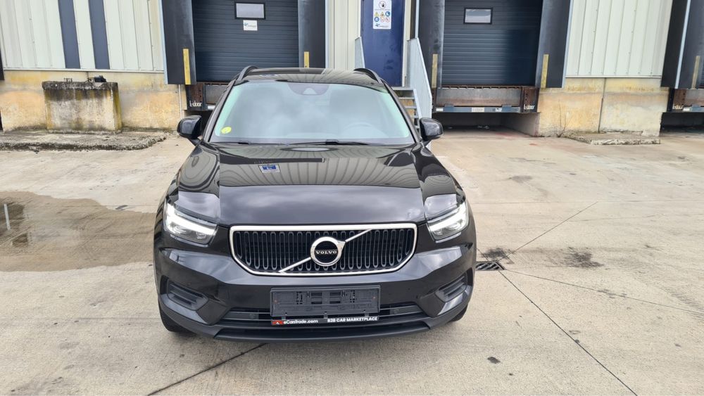 Volvo xc40 momentum diesel recent adus