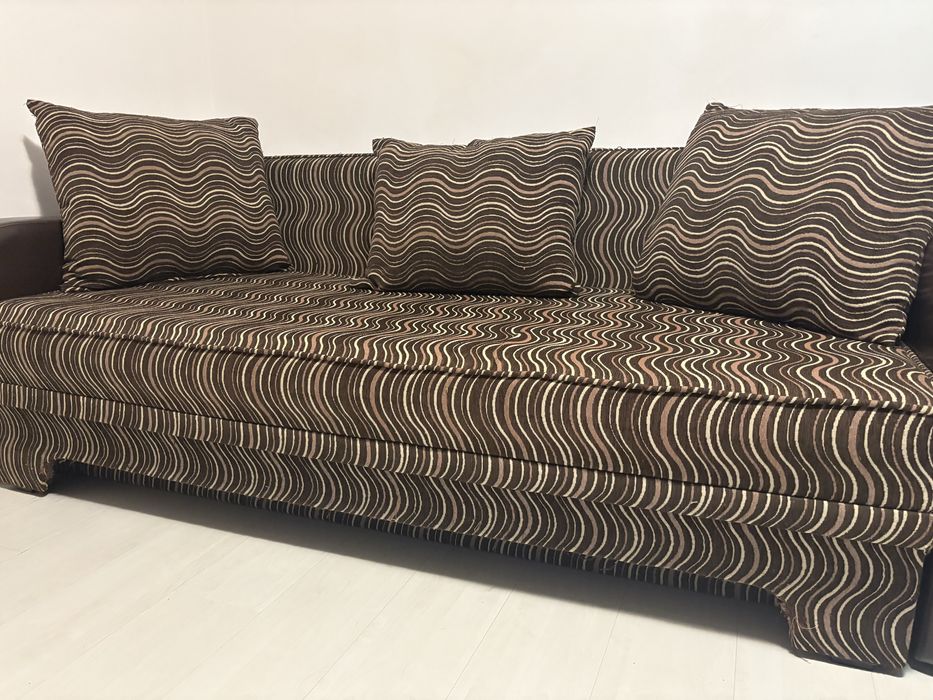 Canapea extensibila 3 locuri