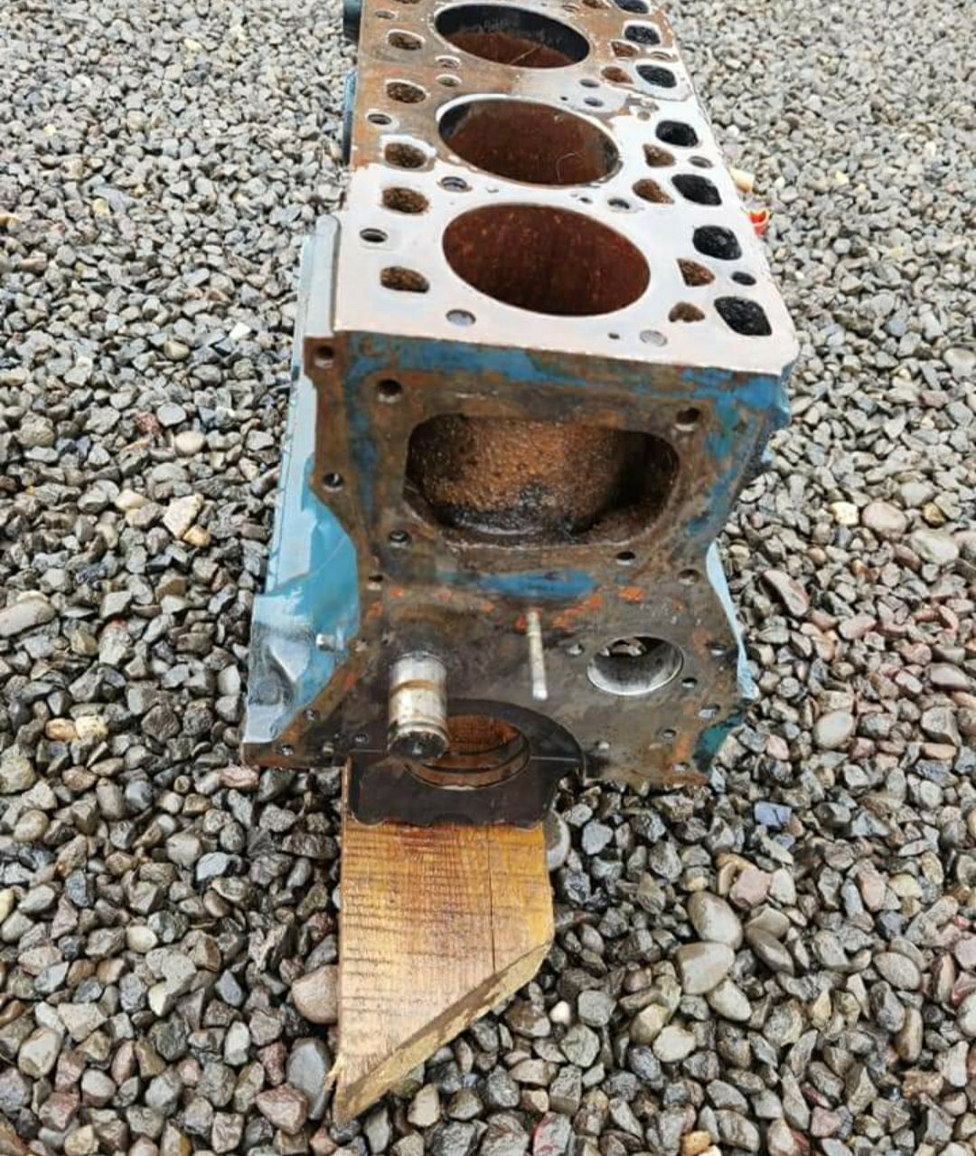 Vand un Bloc Motor  ORIGINALA, Tractor utb, sau ARO