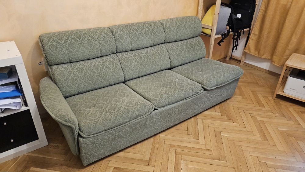 Холна гарнитура - разтегателен диван и ъгъл