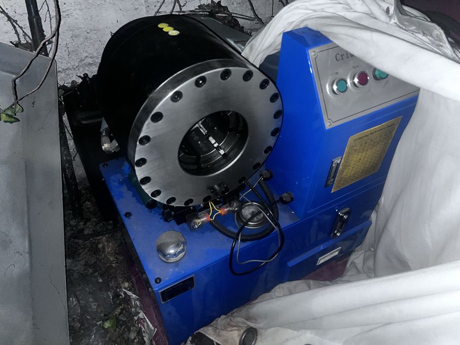 Masina de sertizat furtunuri hidraulice