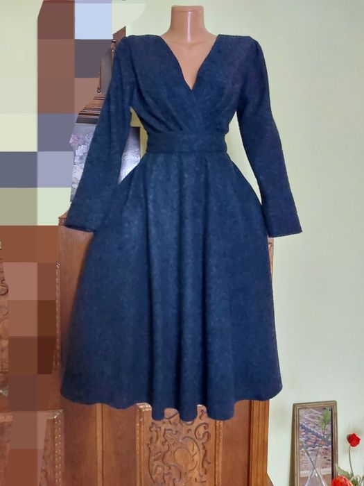 Rochie superba din stofa de lana  cu captuseala de matase si bumbac
