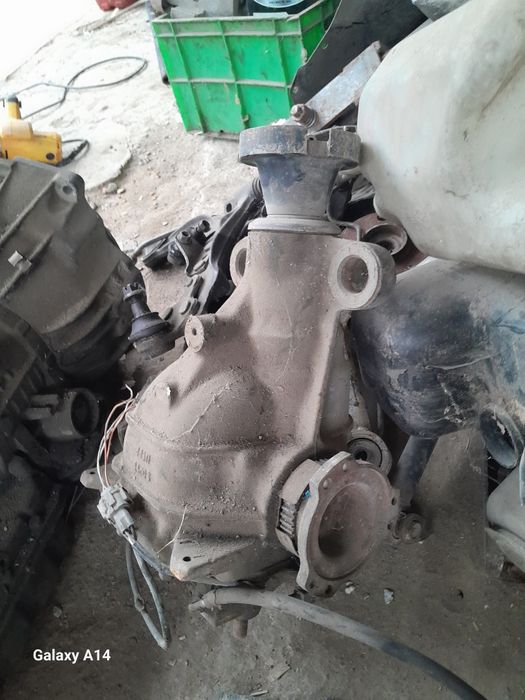 Ниссан стаже 98 г задни редуктор