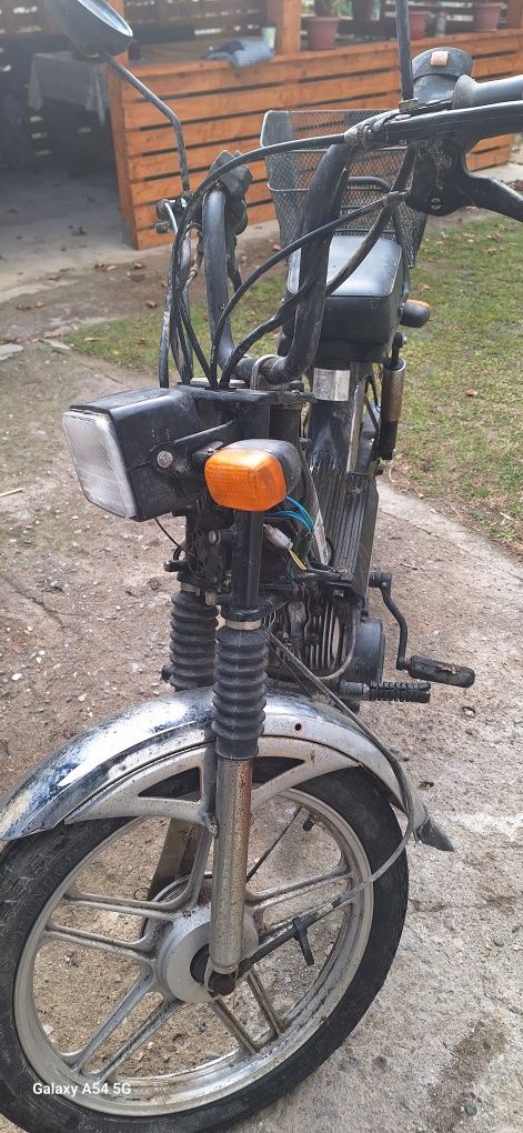 Vând moped marca FIRST BIKE