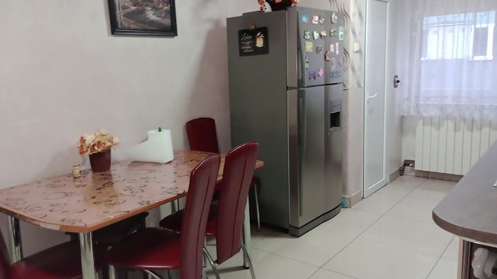 Închiriez apartament zona Andrei Mureșanu