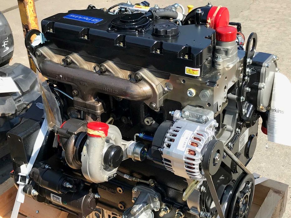 Motor CATERPILLAR 3054E, Perkins 1104D-E44TA nou cu garantie