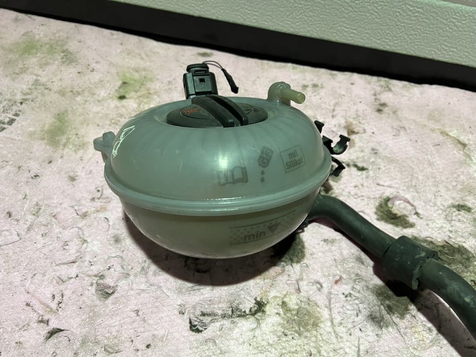 Vas expansiune apa antigel passat b8 arteon 5Q0121407G