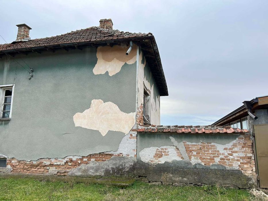 Къща за основен ремонт в гр.Кнежа - 87кв.м. + двор, отлична цена