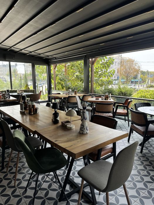 Afacere La Cheie Restaurant