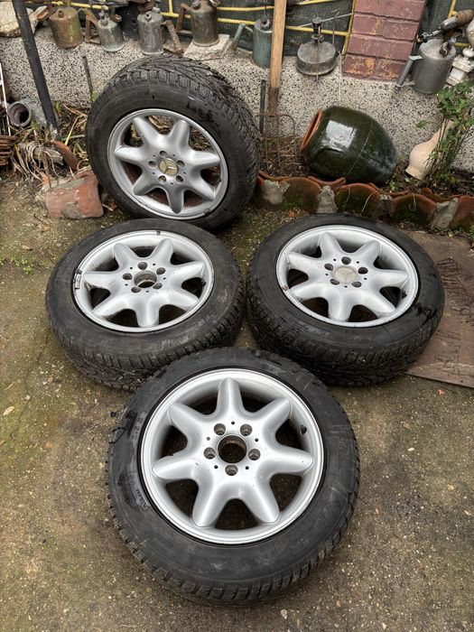 Комплект зимни гуми с джанти Мерцедес 205/55 R16