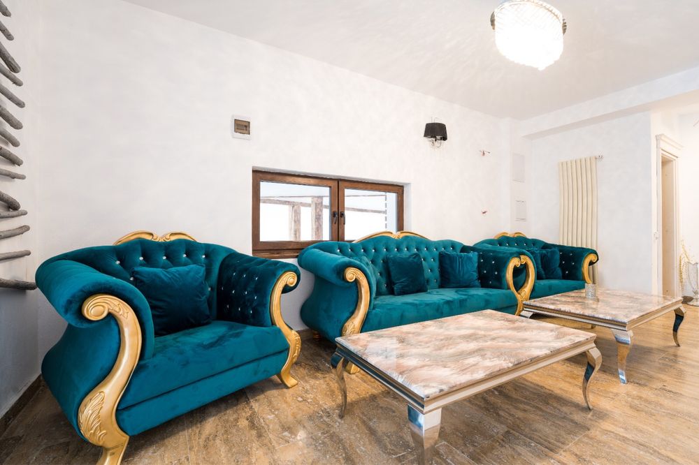 Cabana de inchiriat cu piscina, langa Colibita! !