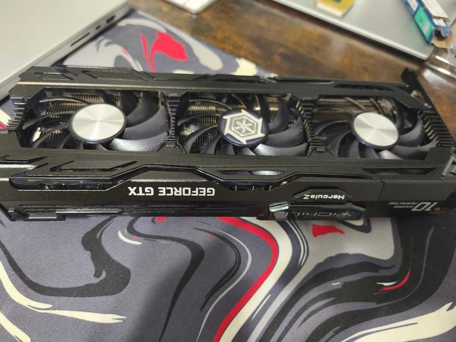 INNO3D GTX 1070 TI varianta 3 ventilatoare