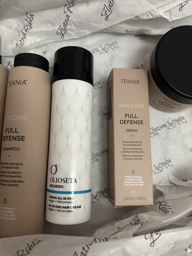 Lakme teknia + подарък крем Olieseta