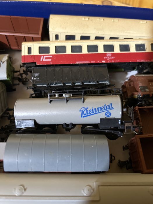 Lot vagoane si locomotive trenulet scala TT