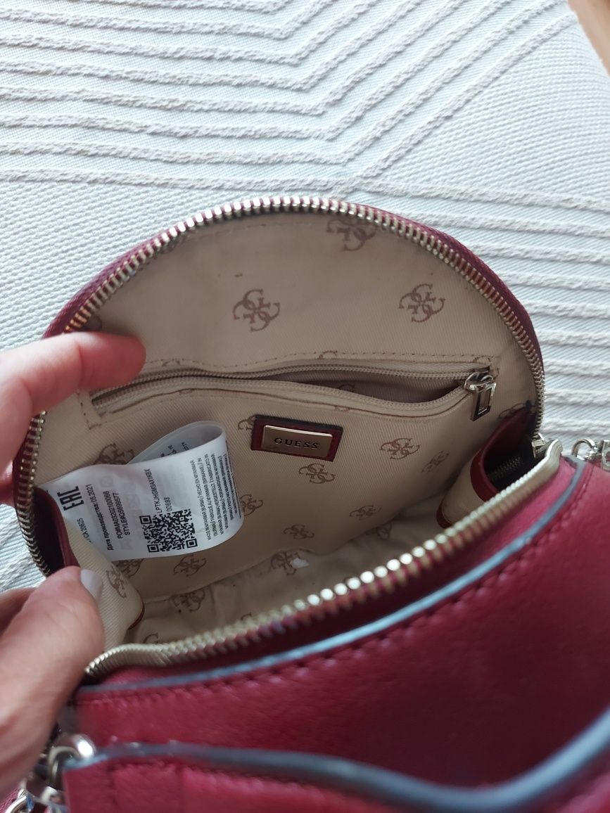 Чанта GUESS с монограм